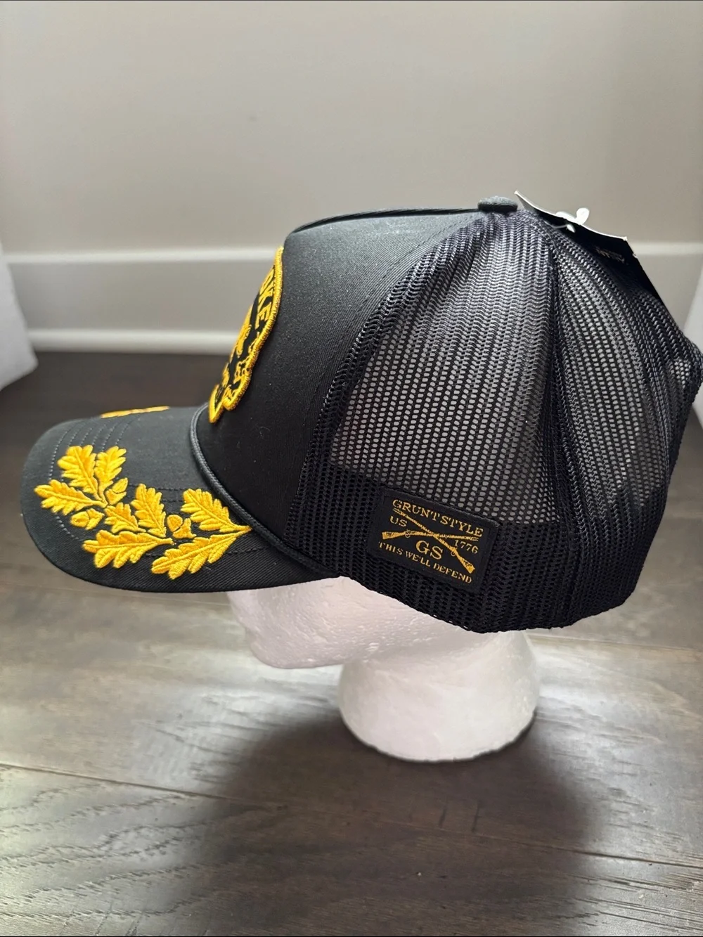Grunt Style “I’D SMOKE THAT” pig  Embroidered  Logo Canvas/mesh snapback